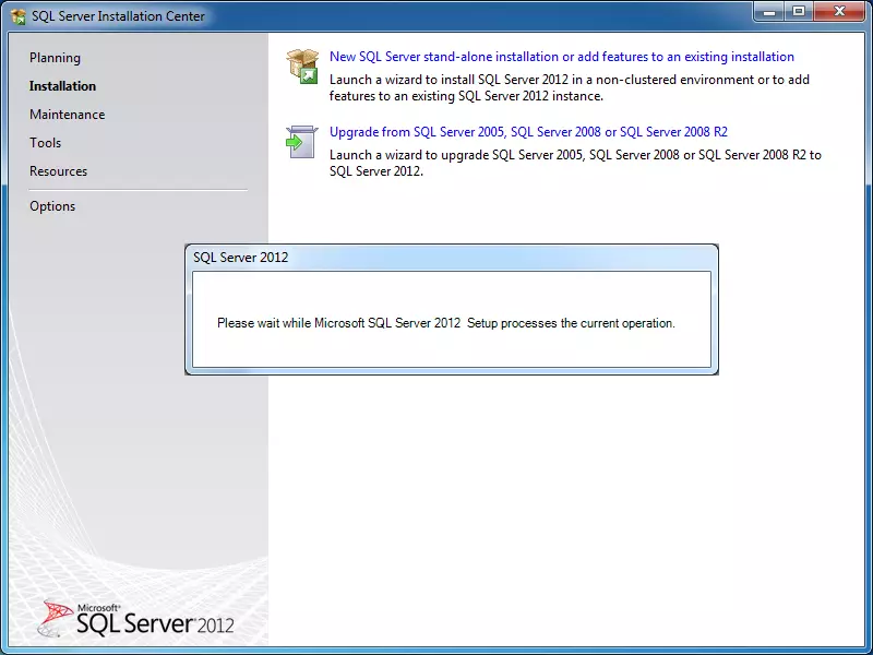Trình cài đặt SQL Server khởi động