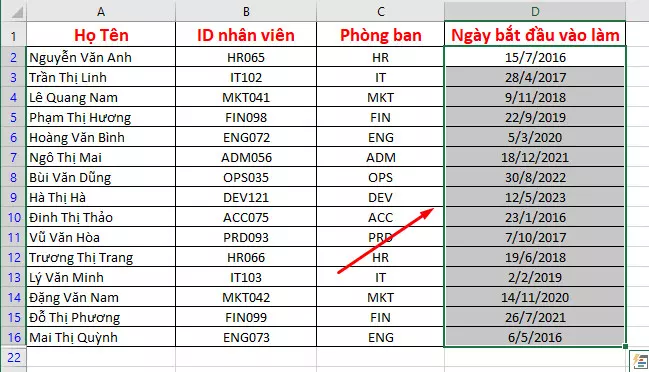 Chọn biểu tượng sắp xếp thứ tự trong nhóm Sort and Filter