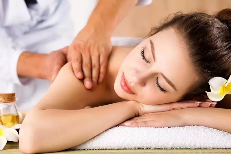 Massage, chăm sóc da là nghề được nhiều chị em từ 35 tuổi theo học