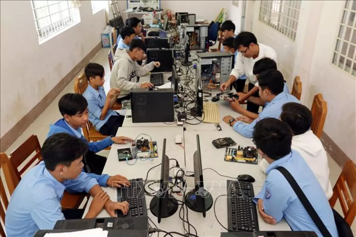 có nên tự học sửa máy tính cơ bản