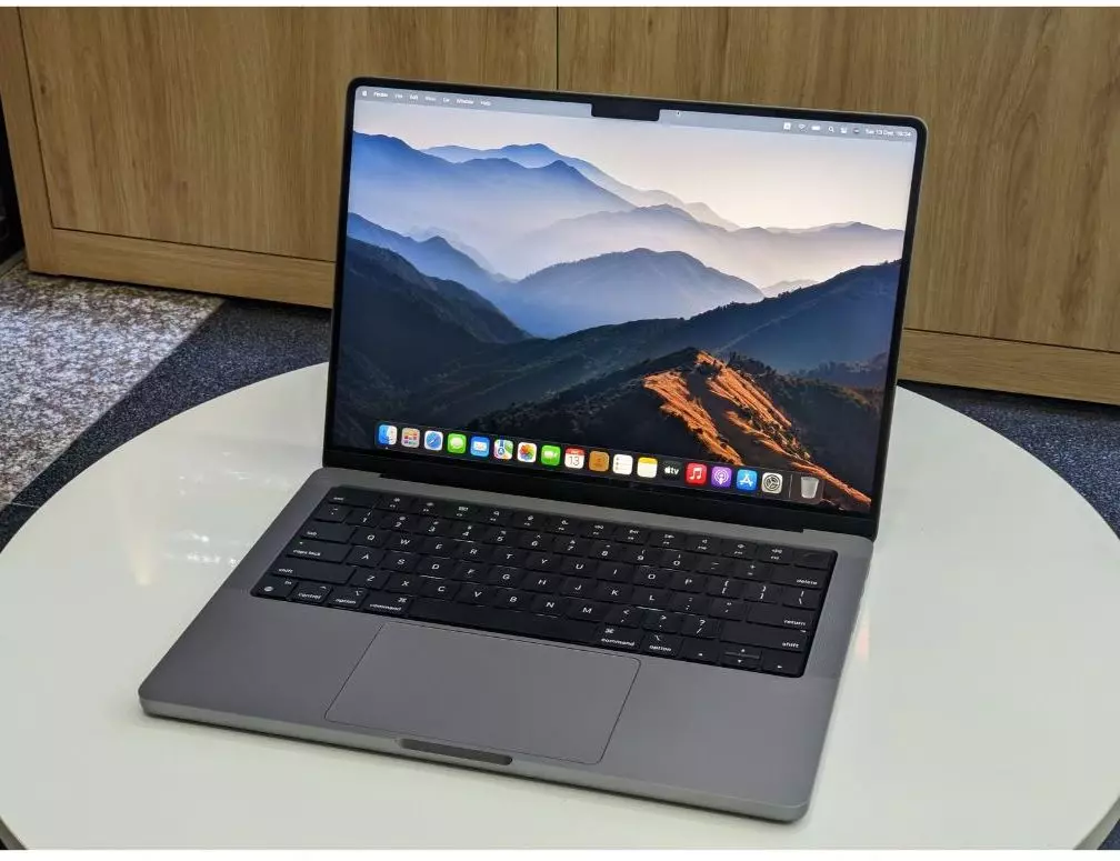MacBook Pro 14 inch M2 Pro 32GB