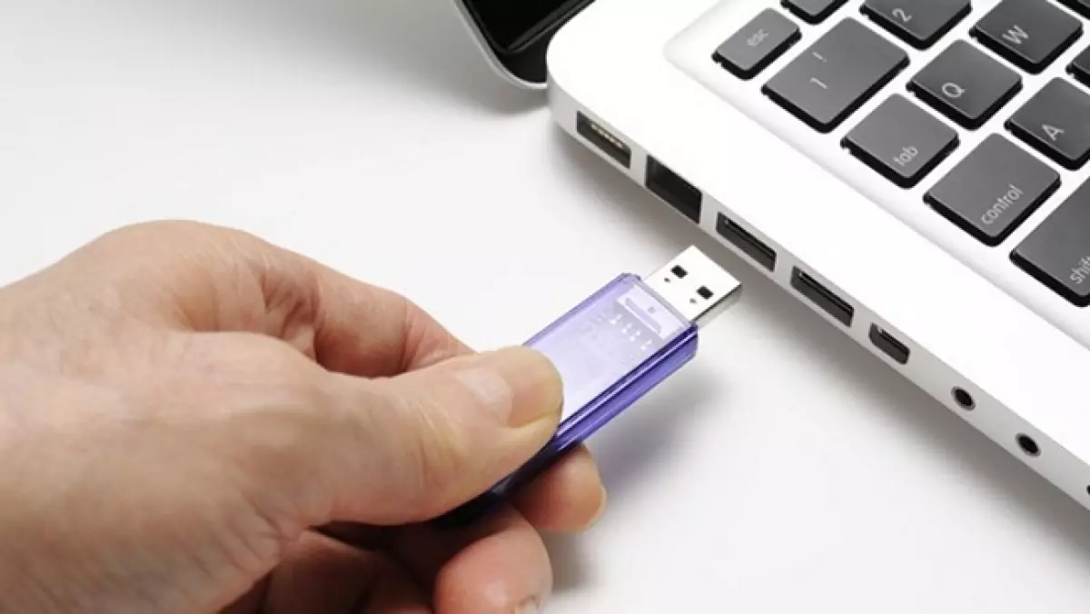 Cổng cắm USB trên máy tính không phù hợp hoặc bị hỏng