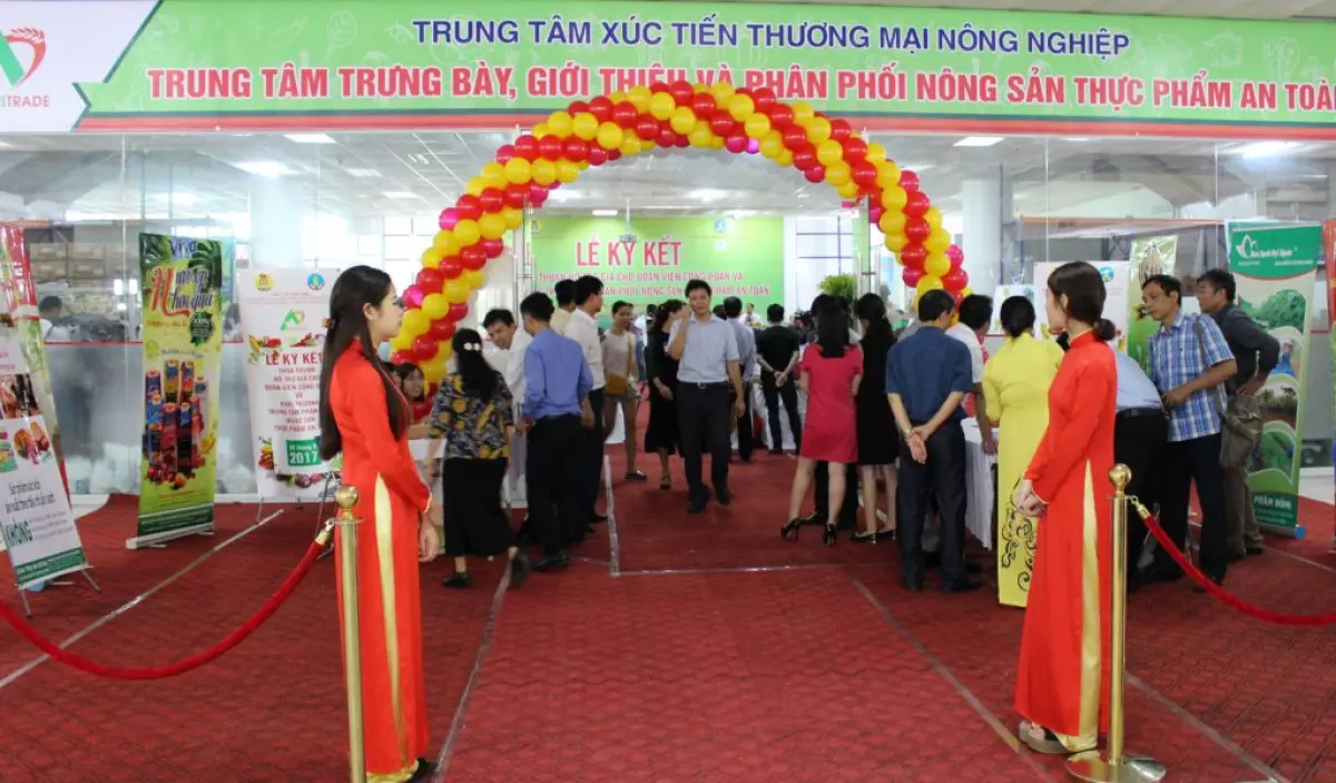 Trung tâm giới thiệu và trưng bày nông sản thực phẩm an toàn