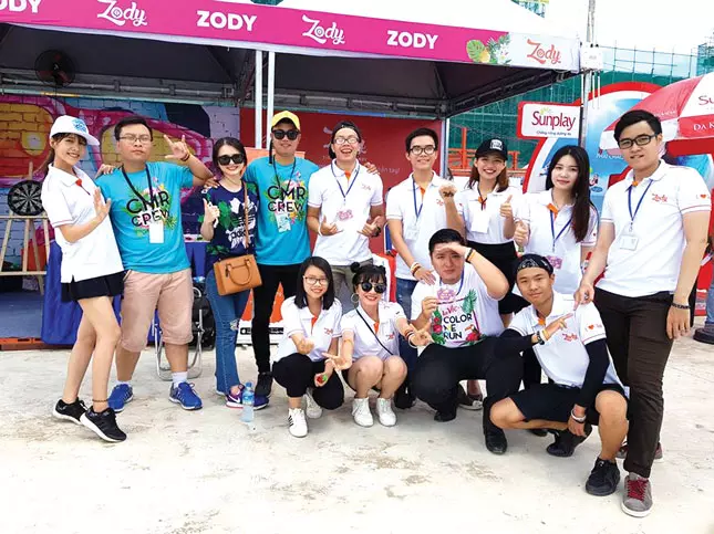 Thống Lê Anh Tuấn và các thành viên Zody tổ chức chương trình Zody FOOD5K trong khuôn khổ cuộc thi Marathon quốc tế tại Đà Nẵng.